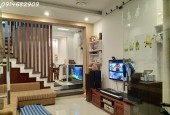 Cần bán nhà Nguyễn Khang dt 49m2, 5 tầng, ngõ ô tô tránh, 15m ra phố lớn, giá 15.6 tỷ